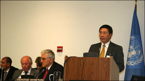 Việt Nam ủng hộ hòa bình và an ninh thế giới